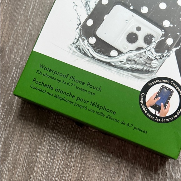 NWT Kate Spade Black and White Polka Dot Phone Pouch - Picture 3 of 4